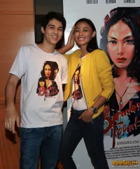 Foto Whulandary Herman