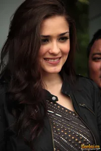 Foto Yasmine Wildblood