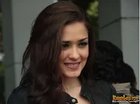 Foto Yasmine Wildblood