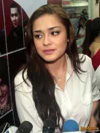 Foto Yasmine Wildblood