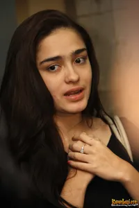 Foto Yasmine Wildblood