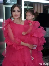 Foto Yasmine Wildblood