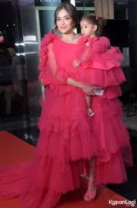 Foto Yasmine Wildblood