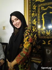 Foto Yulia Mochamad