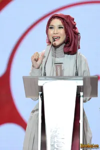 Foto Zaskia Adya Mecca