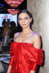 Foto Angela Sarafyan