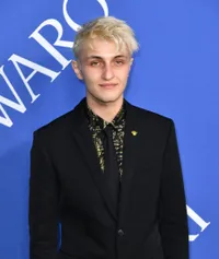 Foto Anwar Hadid