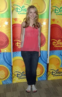 Foto Bridgit Mendler