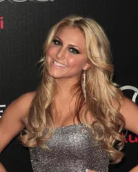 Foto Cassie Scerbo