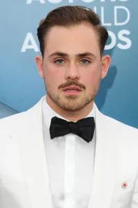 Foto Dacre Montgomery