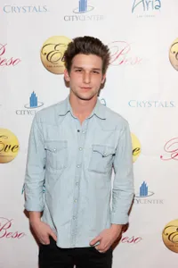 Foto Daren Kagasoff
