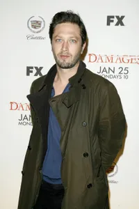 Foto Ebon Moss Bachrach