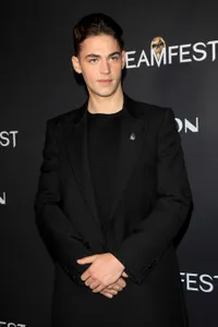 Foto Hero Fiennes Tiffin