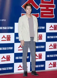 Foto Hong Jong Hyun