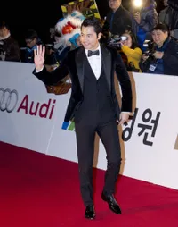 Foto Jung Woo Sung