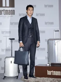 Foto Jung Woo Sung
