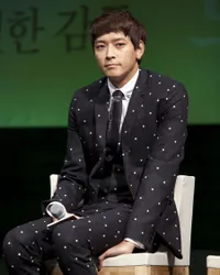 Foto Kang Dong Won