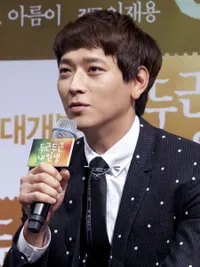 Foto Kang Dong Won