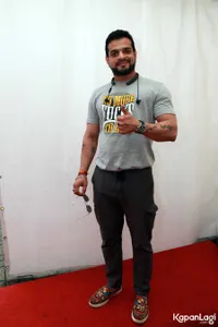 Foto Karan Patel Raman