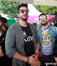 Foto Karan Patel Raman