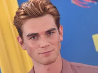 Foto Kj Apa