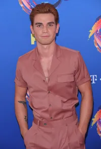 Foto Kj Apa
