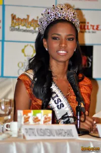 Foto Leila Lopes