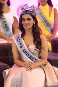 Foto Manushi Chhillar