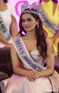 Foto Manushi Chhillar