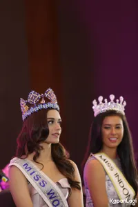 Foto Manushi Chhillar