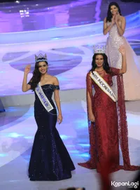 Foto Manushi Chhillar