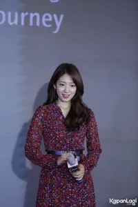 Foto Park Shin Hye