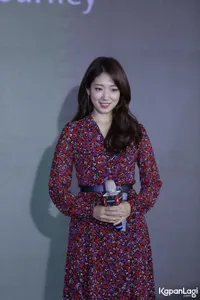 Foto Park Shin Hye