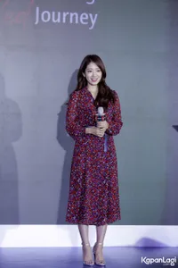 Foto Park Shin Hye