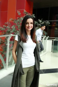 Foto Sanaya Irani Paro