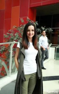 Foto Sanaya Irani Paro