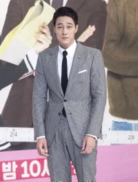 Foto So Ji Sub