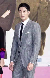 Foto So Ji Sub