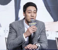 Foto So Ji Sub
