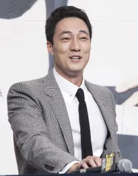 Foto So Ji Sub