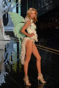 Foto Stella Maxwell