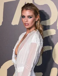 Foto Stella Maxwell