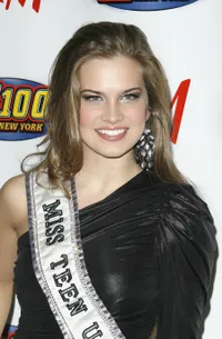 Foto Stormi Bree Henley