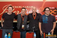 Foto Vertical Horizon