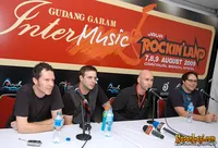 Foto Vertical Horizon