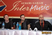 Foto Vertical Horizon