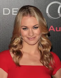 Foto Yvonne Strahovski