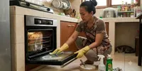 5 Cara Membersihkan Kaca Oven Tanpa Membongkarnya agar Kembali Bening, Mudah dan Praktis
