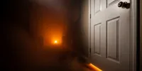 6 Alasan Harus Menutup Pintu Kamar Saat Tidur Malam Hari, Lindungi Diri dari Bahaya Tak Terduga