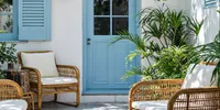 6 Inspirasi Teras Rumah Sederhana dengan Tanaman Perdu Tahan Panas agar Terasa Lebih Sejuk